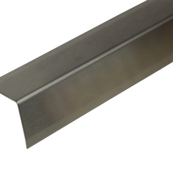 Уголок нержавеющий равнополочный 180х180х18 мм 08Х18Н10 в наличии в Твери